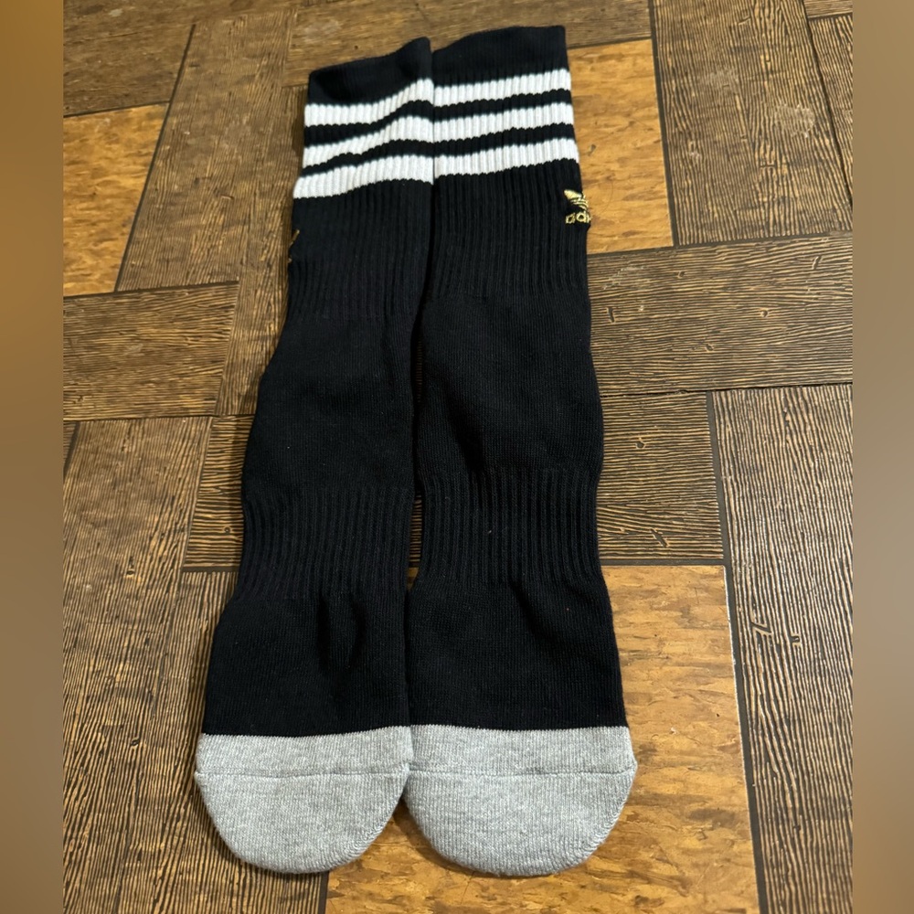 Adidas Samba Socks Nike Dunk Jordan 1 Retro New Balance 9060 2002R Puma Speedcat